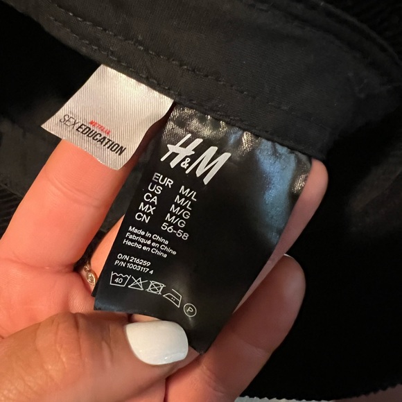 Bucket Hat - Picture 2 of 4